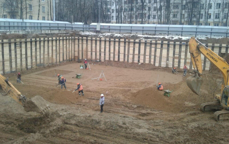 Монтаж шпунтового ограждения котлована